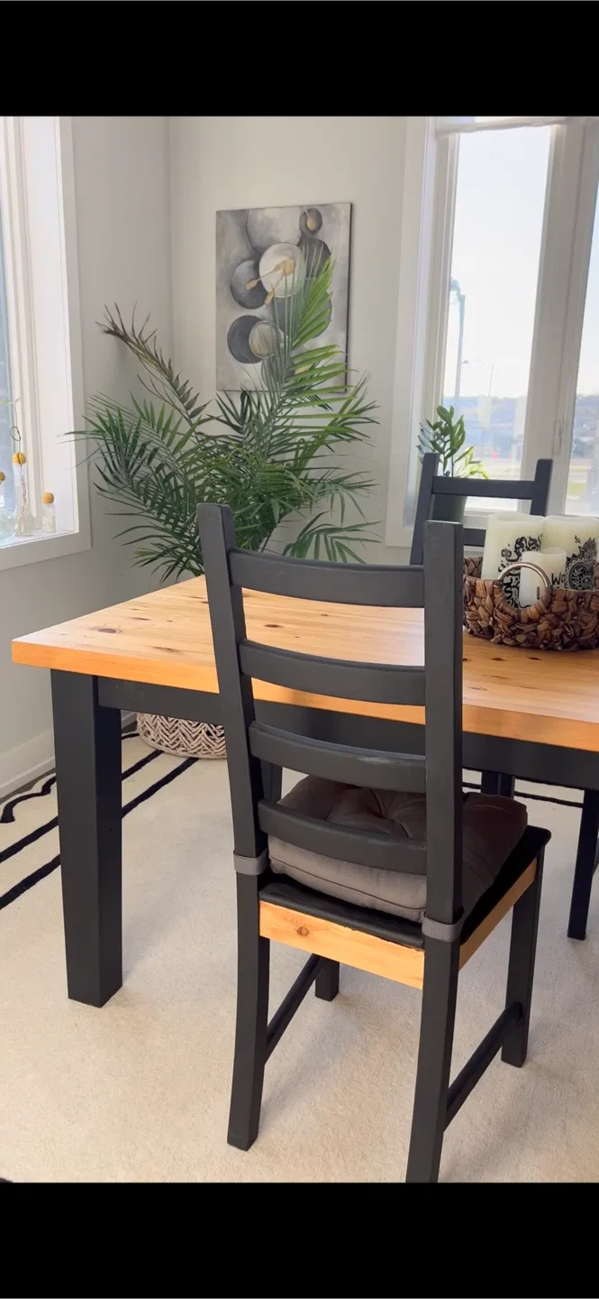 Solid wood Dining Table with 4 Chairs image indicator(2)