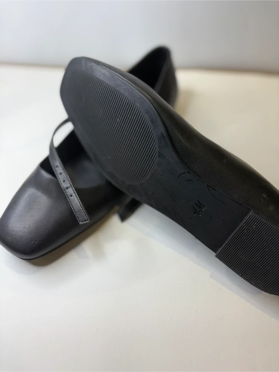 H&M Black Ballet Flats - Size 8 image indicator(4)