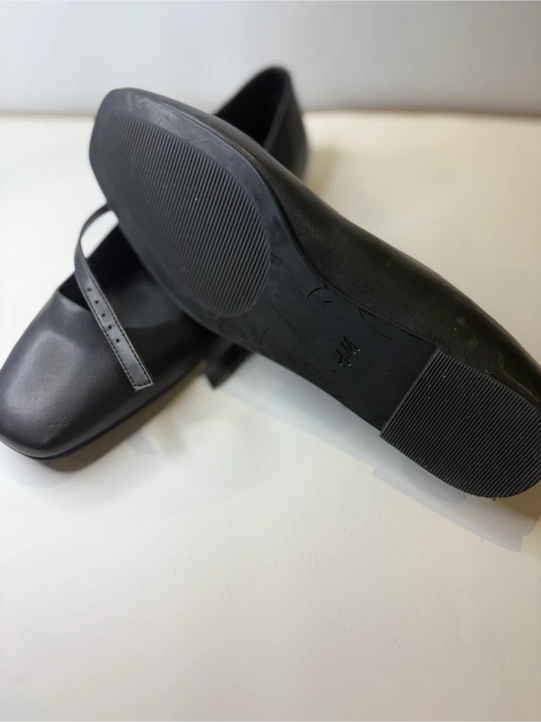H&M Black Ballet Flats - Size 8 image indicator(2)