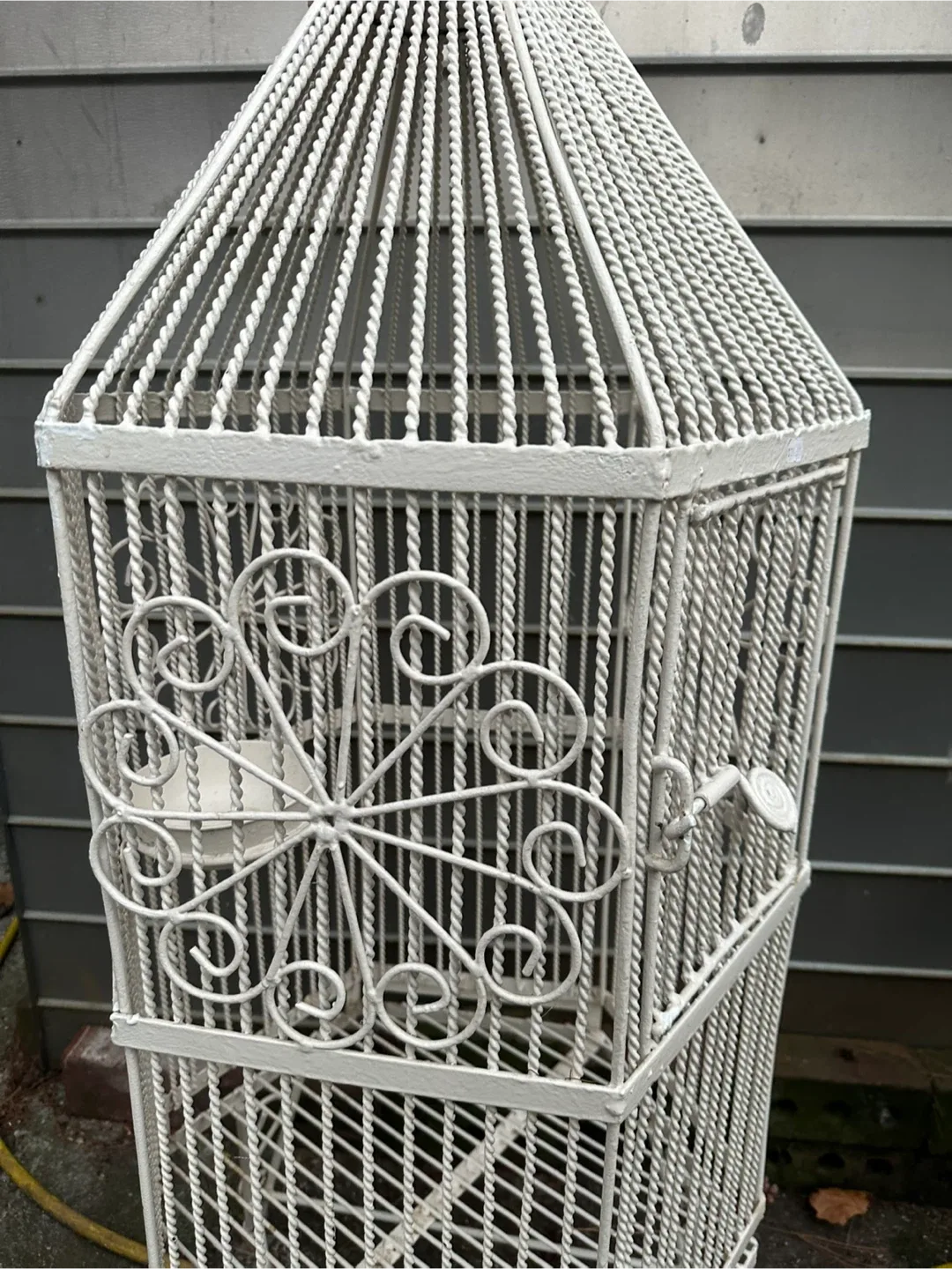 White Decorative Metal Bird Cage image indicator(3)