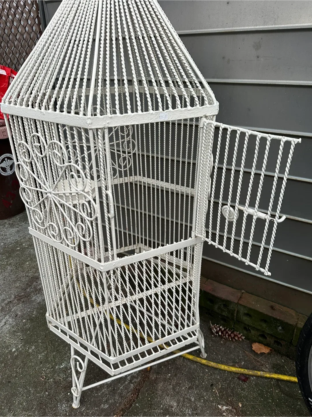 White Decorative Metal Bird Cage image indicator(4)