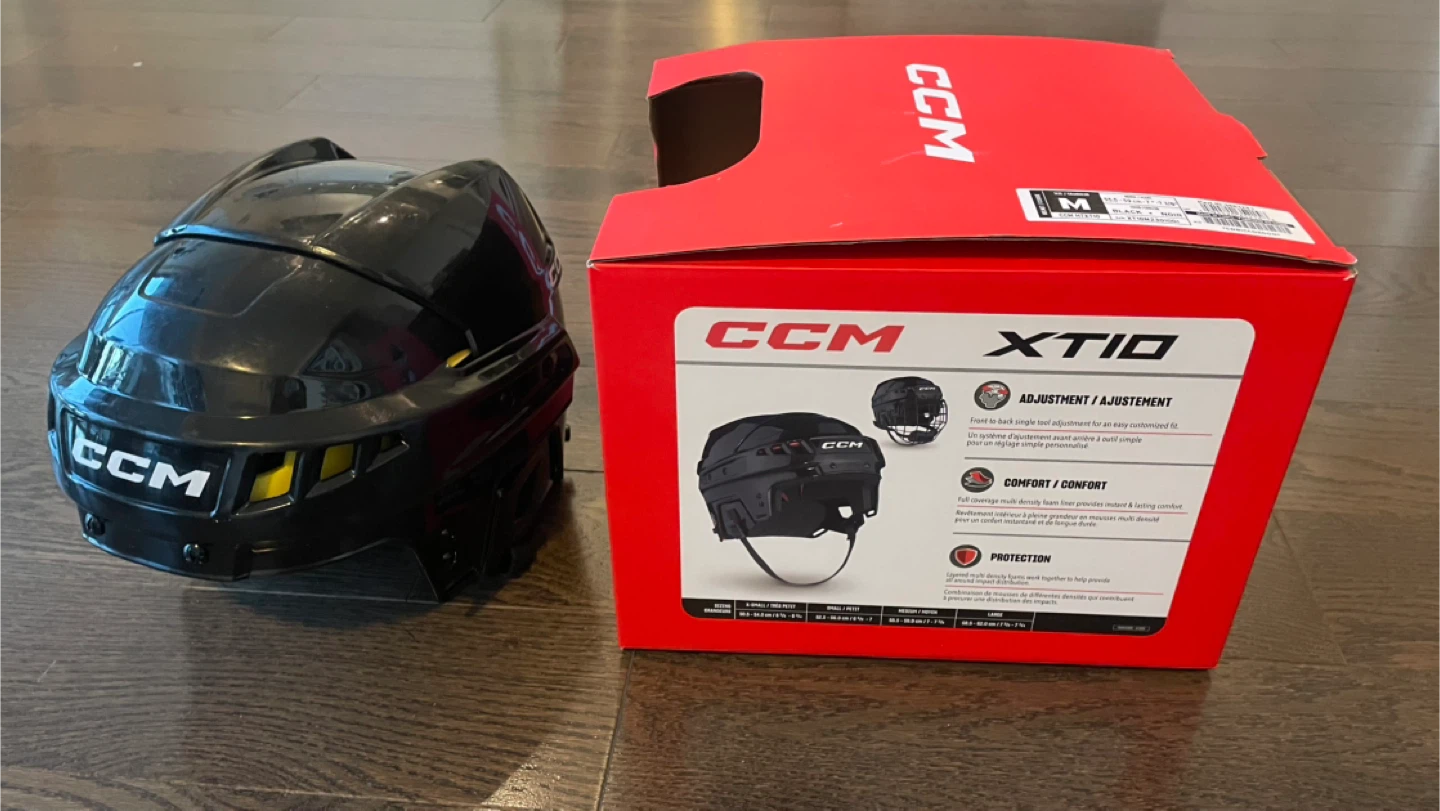 CCM XT10 Hockey Helmet - M size for adults - photo 2