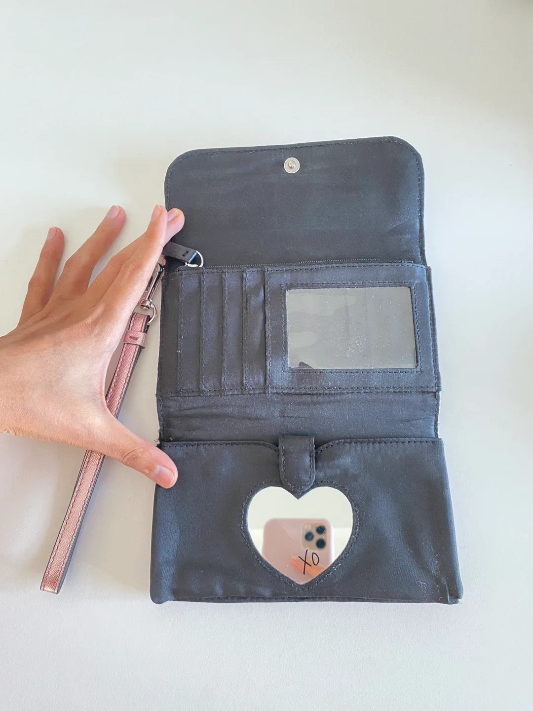 2015 Victoria's Secret Pink Heart Mirror Wallet image indicator(2)