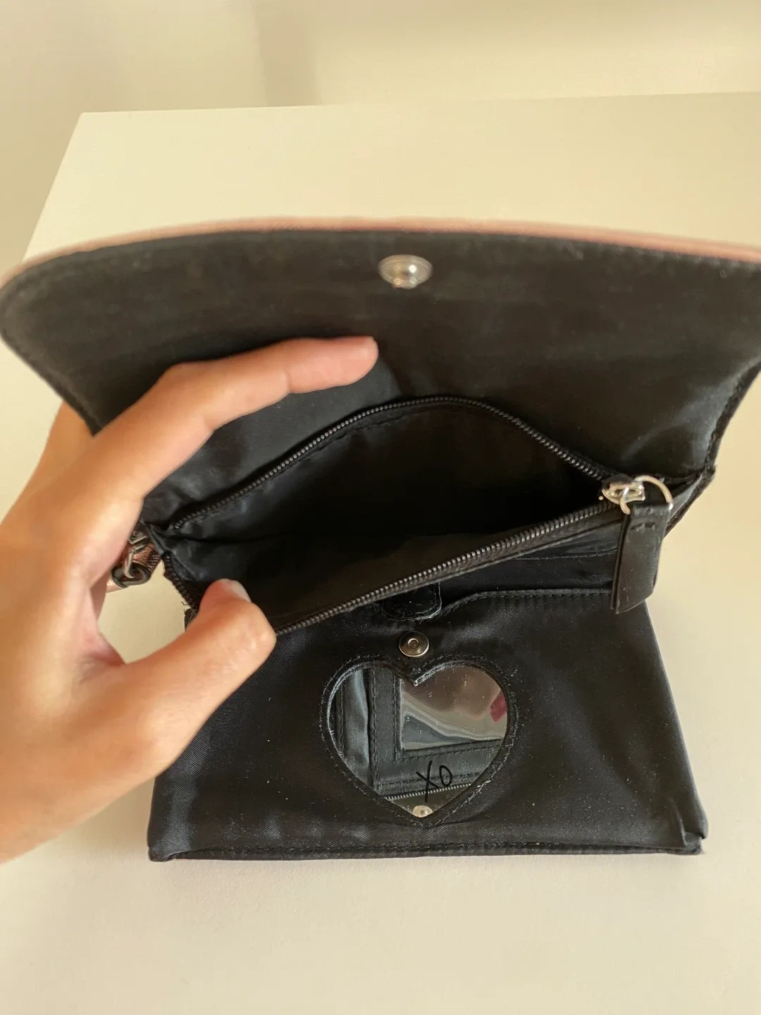 2015 Victoria's Secret Pink Heart Mirror Wallet image indicator(3)