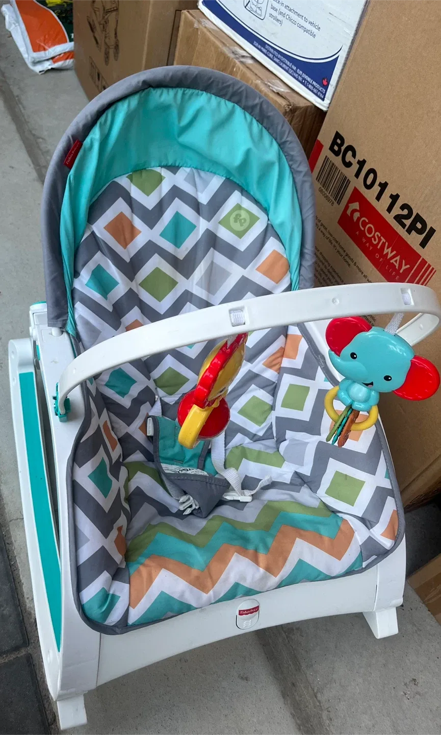 Fisher-Price Infant to Toddler Rocker thumbnail