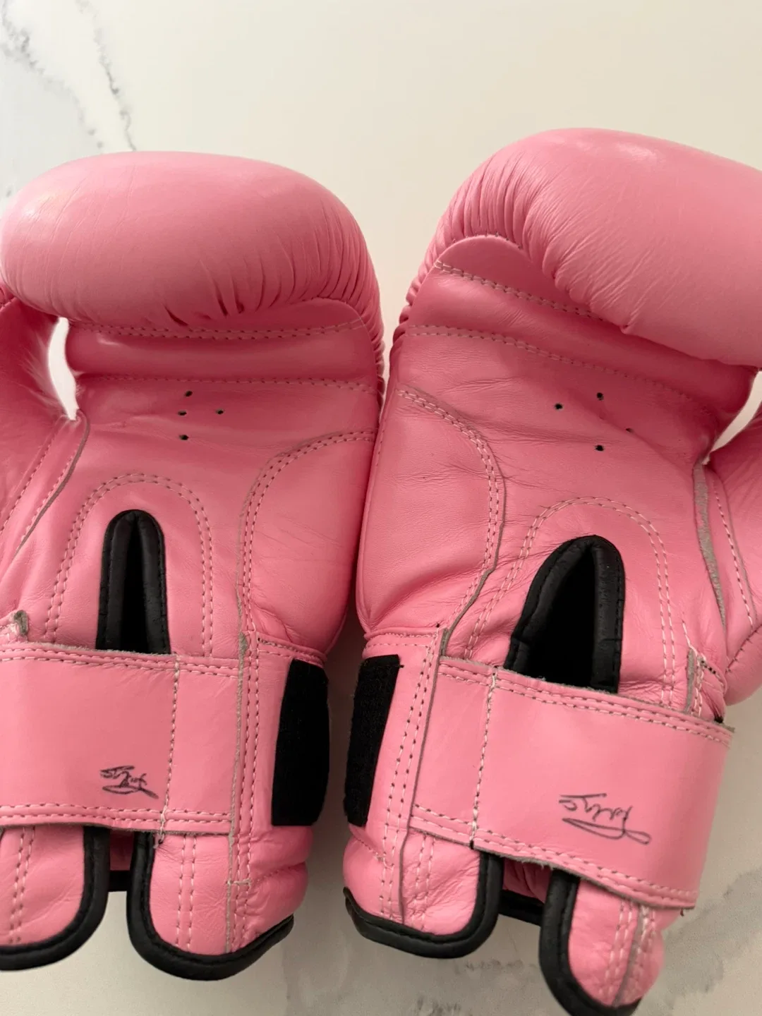 3G Fit Pink Boxing Gloves image indicator(2)