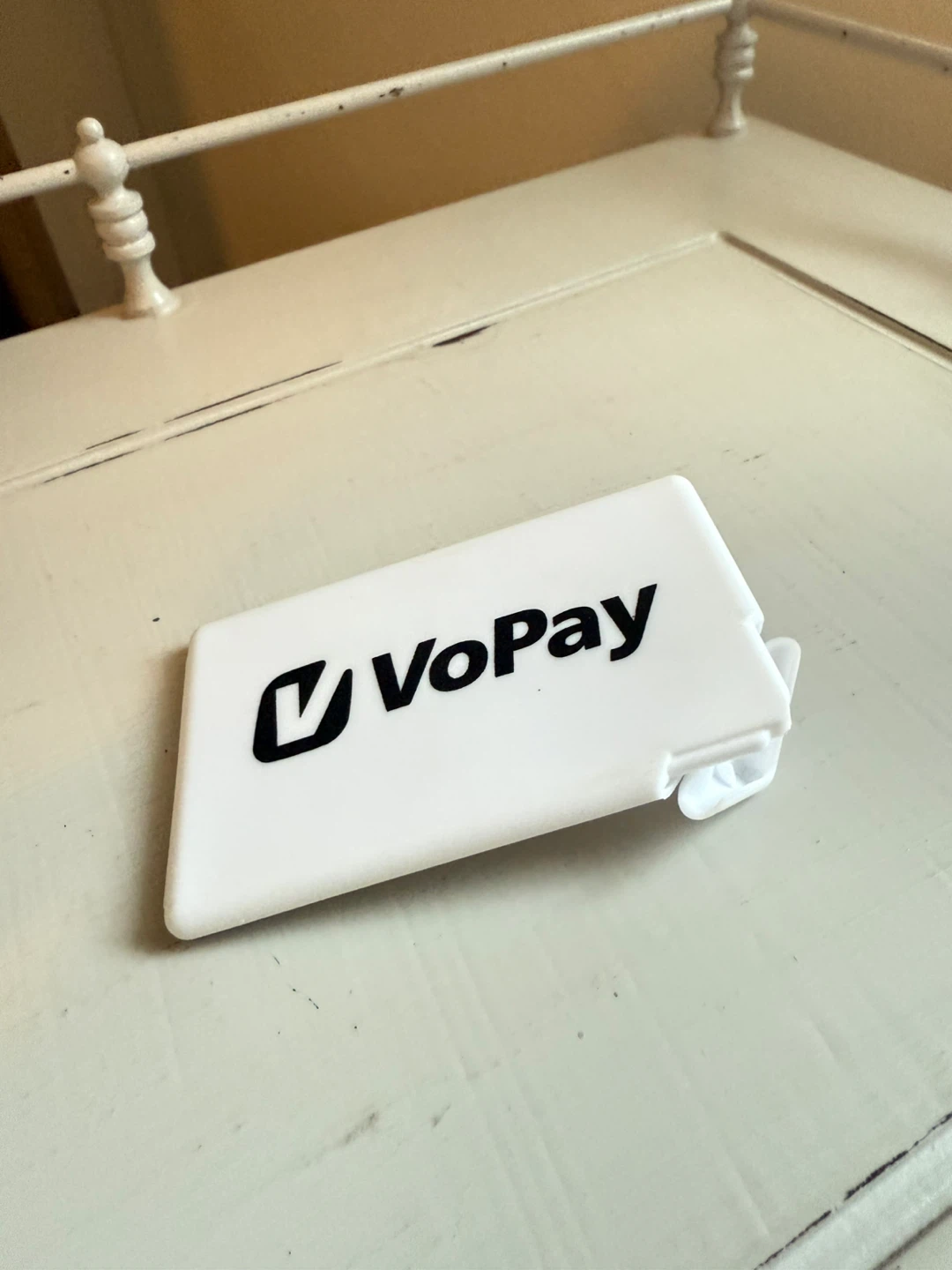 🧡 VoPay mint candy case