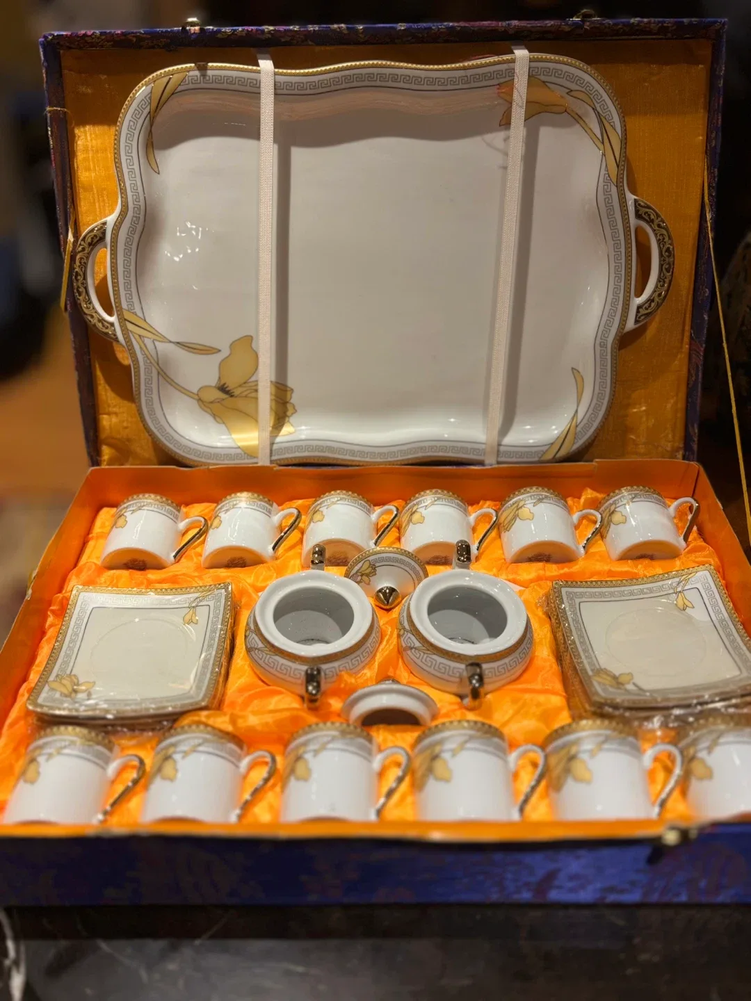 Tea Set with Box image indicator(2)