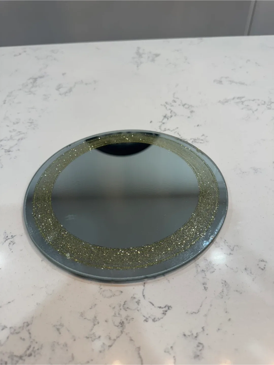 Round Decorative Mirror Tray with gold sparkle boarder image indicator(3)