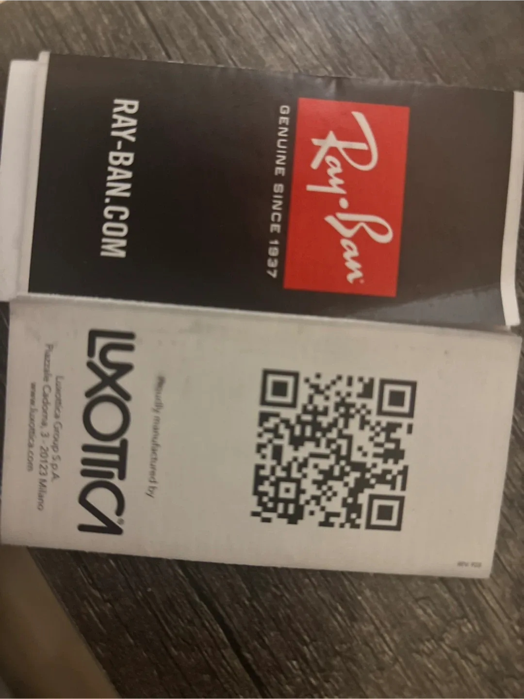 Ray-Ban Sunglasses with Case image indicator(3)