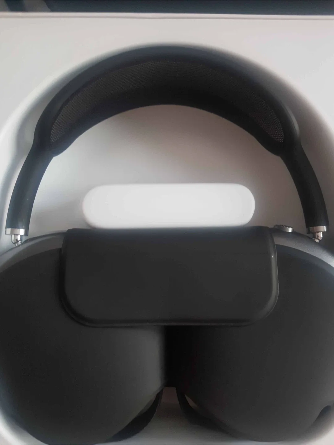 Apple AirPods Max - Black image indicator(3)