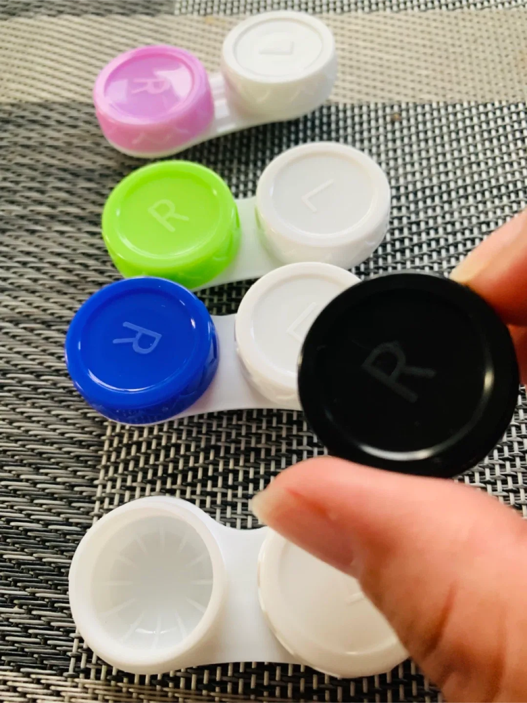 4 NEW contact lens cases for $5 image indicator(3)