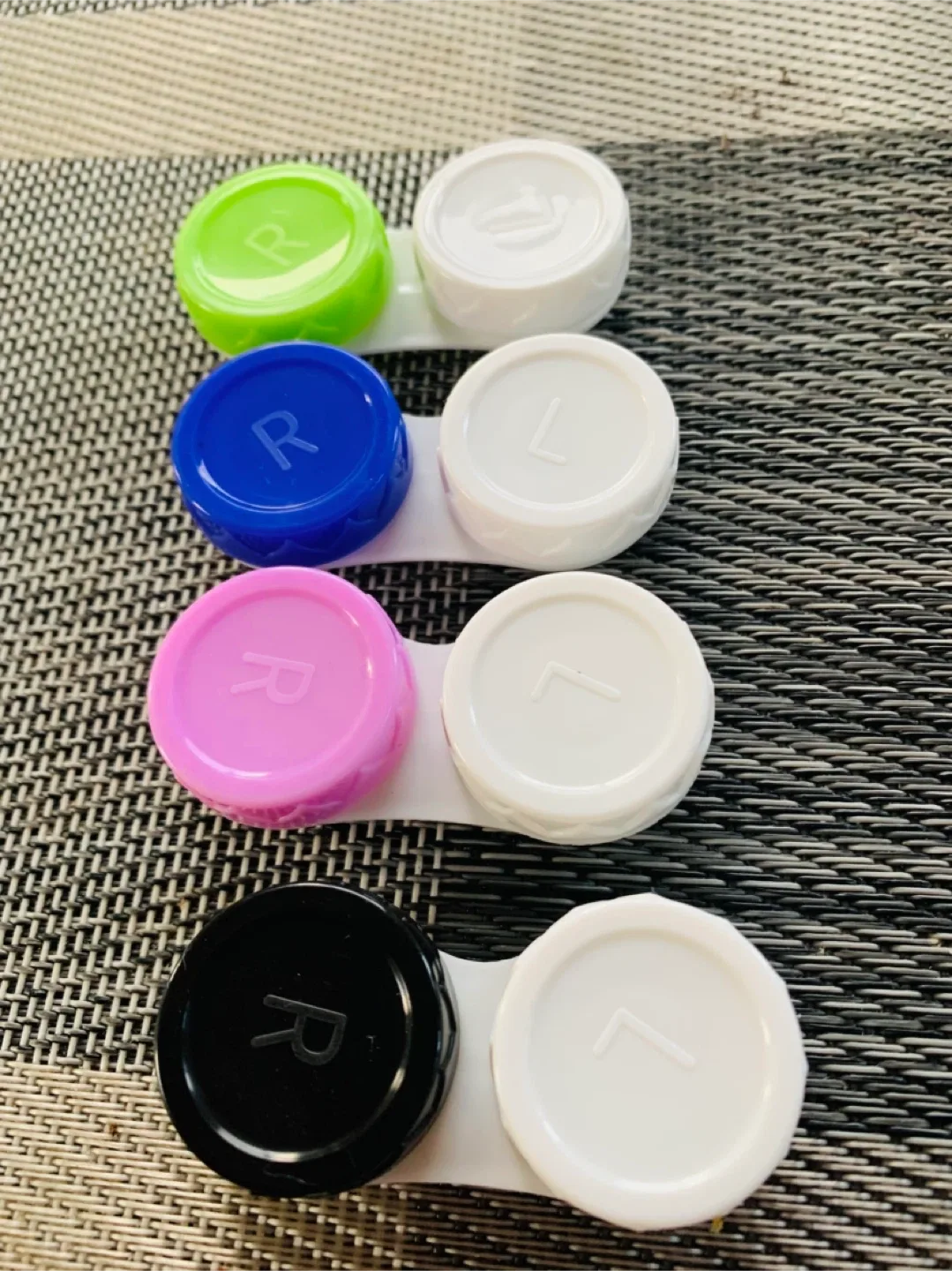 4 NEW contact lens cases for $5 image indicator(2)