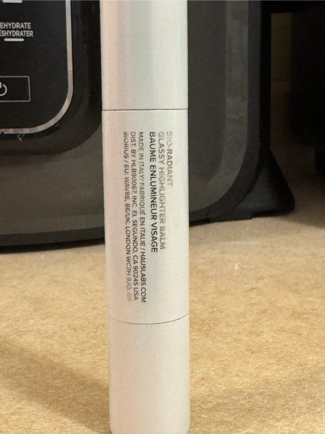 Haus Labs Bio-Radiant Glassy Highlighter Balm - Quartz. image indicator(5)