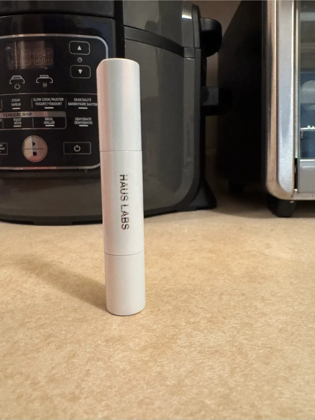 Haus Labs Bio-Radiant Glassy Highlighter Balm - Quartz. image indicator(4)