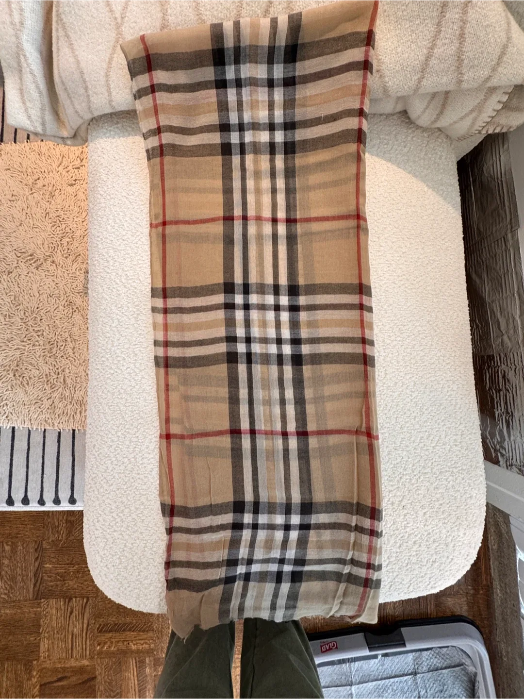 Burberry check Scarf image indicator(3)