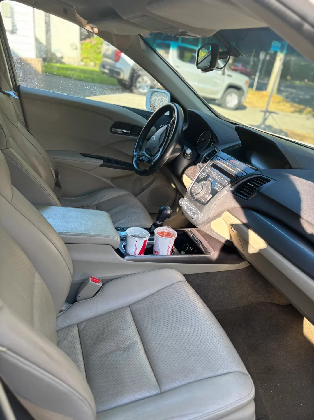 Acura RDX White SUV image indicator(3)