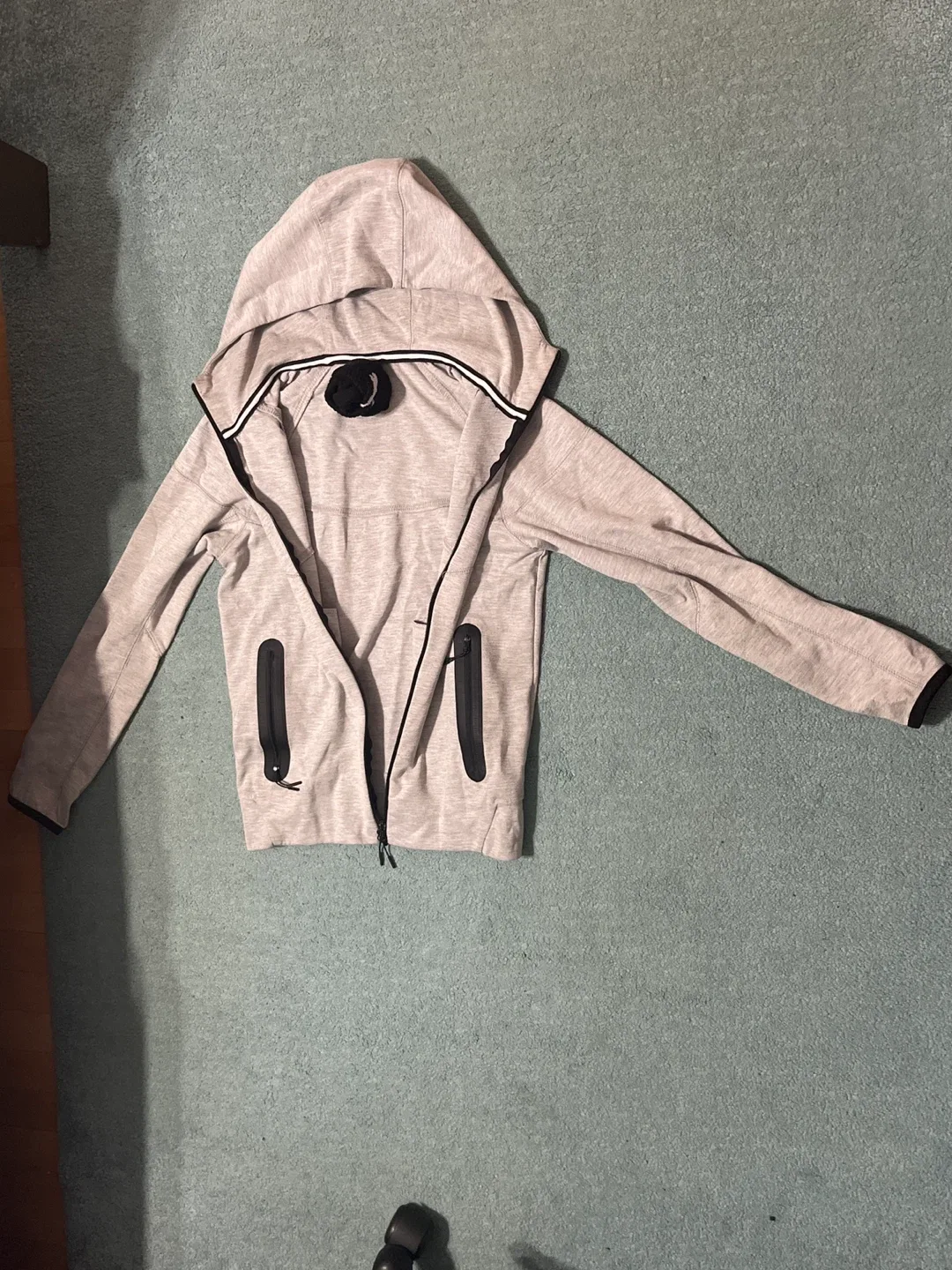 Nike Tech Fleece Hoodie - Grey image indicator(2)