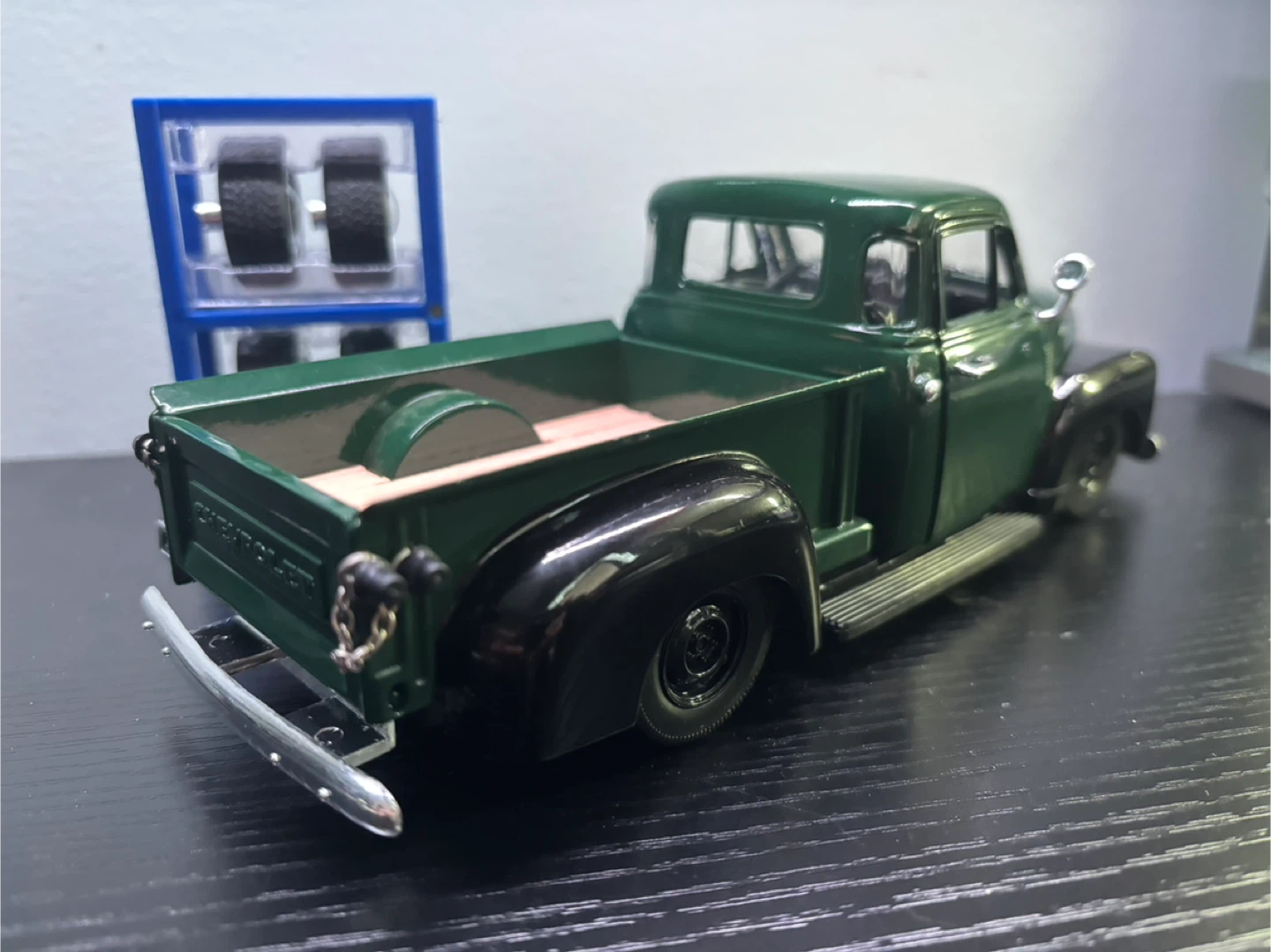 Jada Toys 1955 Chevrolet 3100 Pickup 1/24 Scale - photo 2