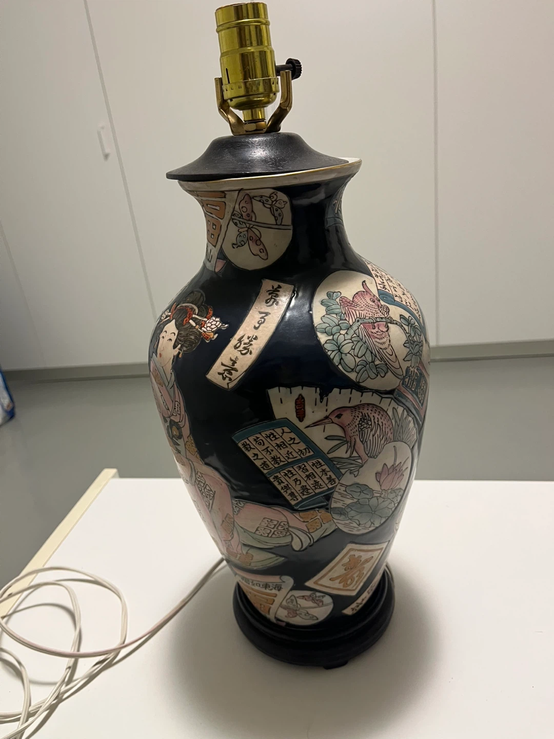 Vintage Asian Style Vase Lamp - photo 3