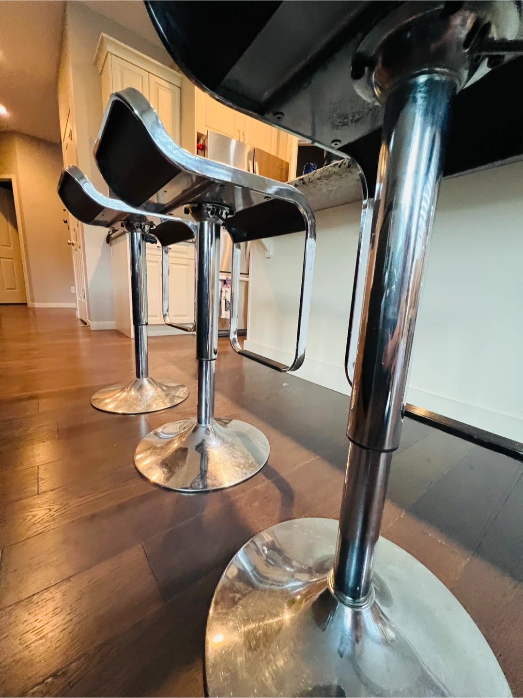 Set of 3 Adjustable Height Bar Stools - photo 4