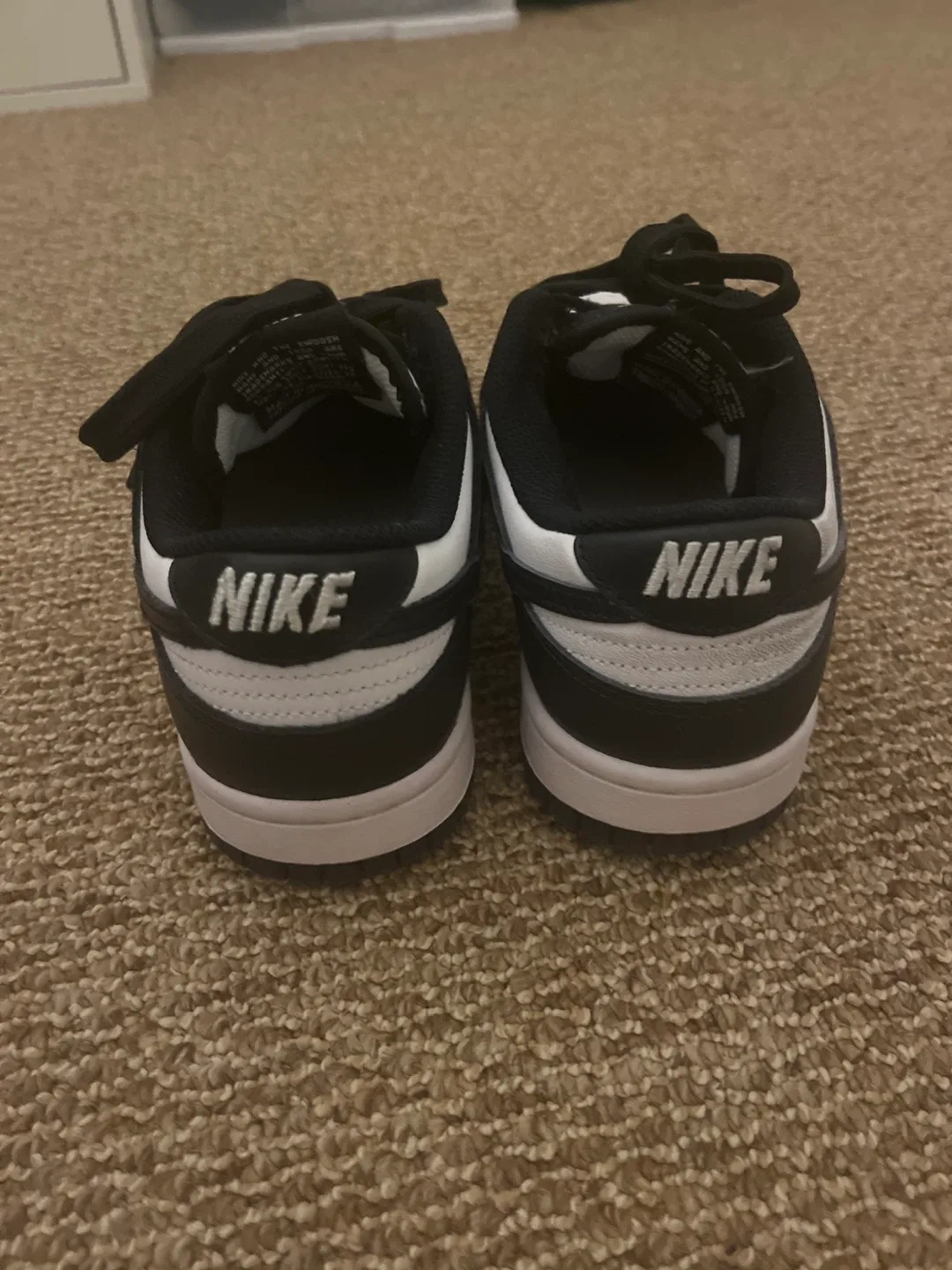 Nike Dunk Low Panda Shoes image indicator(5)