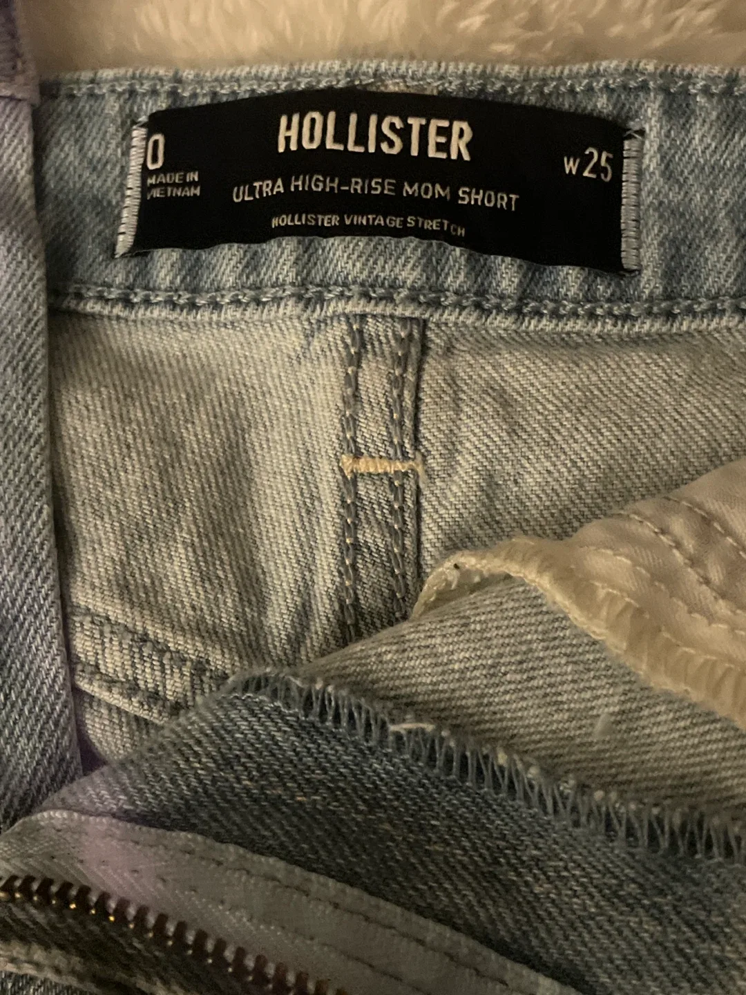 Hollister Ultra High-Rise Mom Shorts - Size 0 image indicator(2)