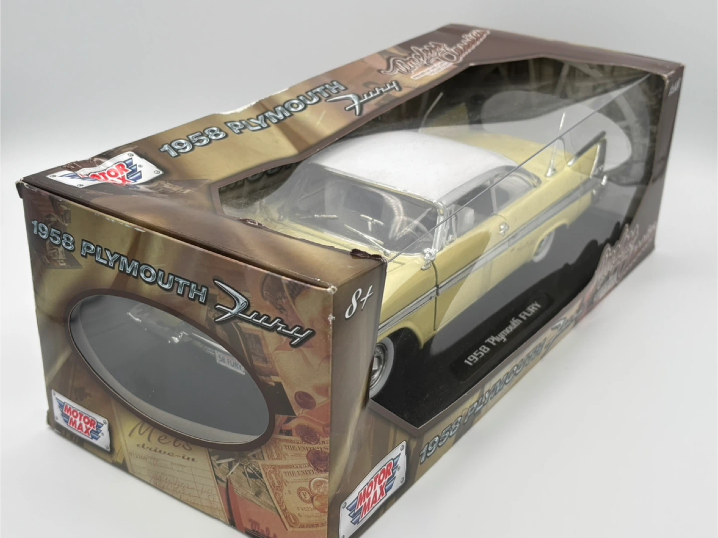 Motor Max 1958 Plymouth Fury Diecast Car 1:18 - photo 2