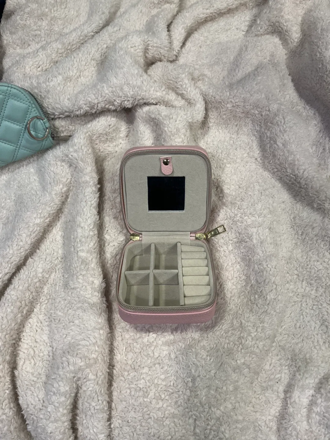 Ardenes Pink Travel Jewelry Box