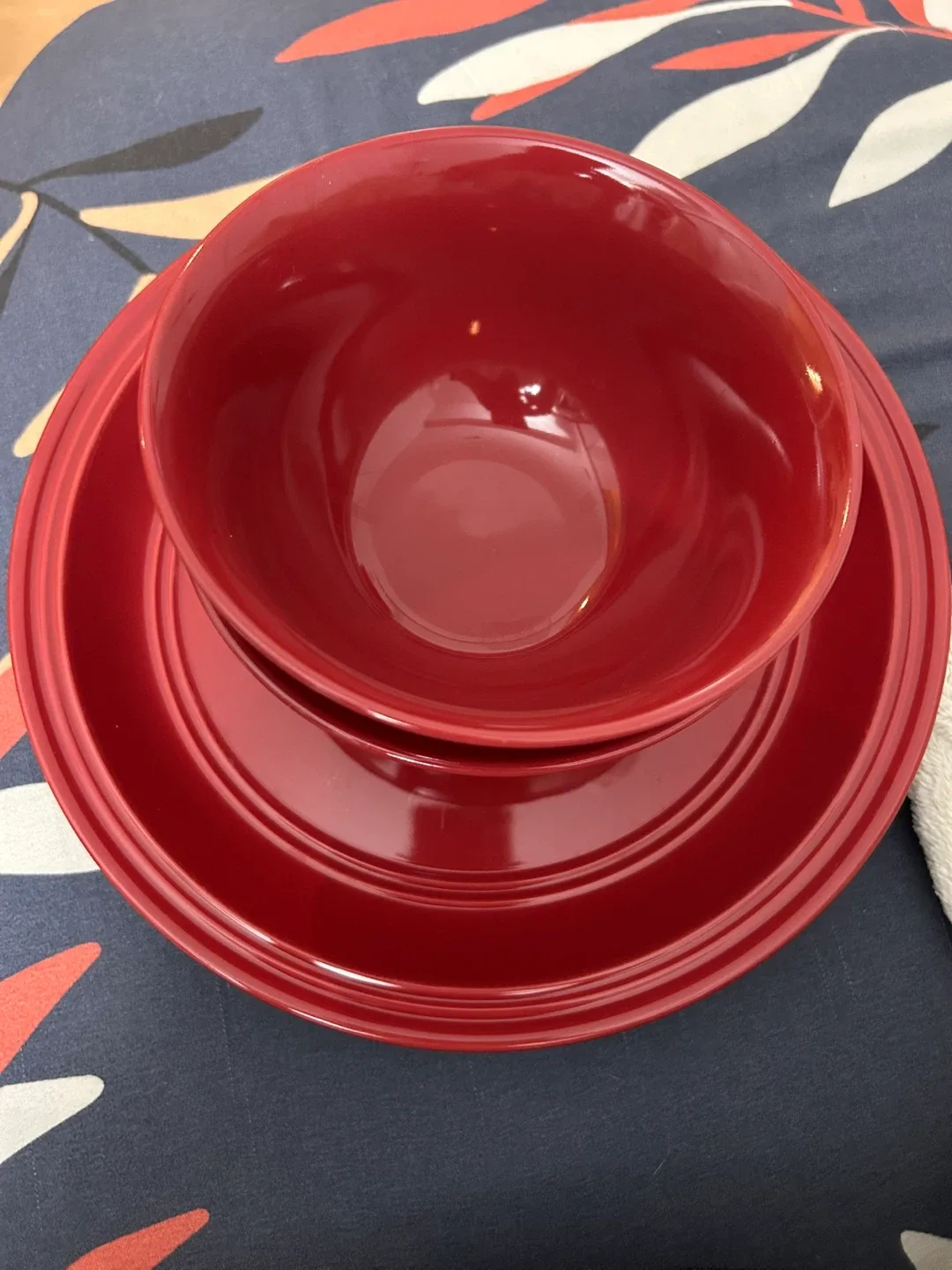 Dinnerware Set- 3 plates 2 bowls- unused thumbnail