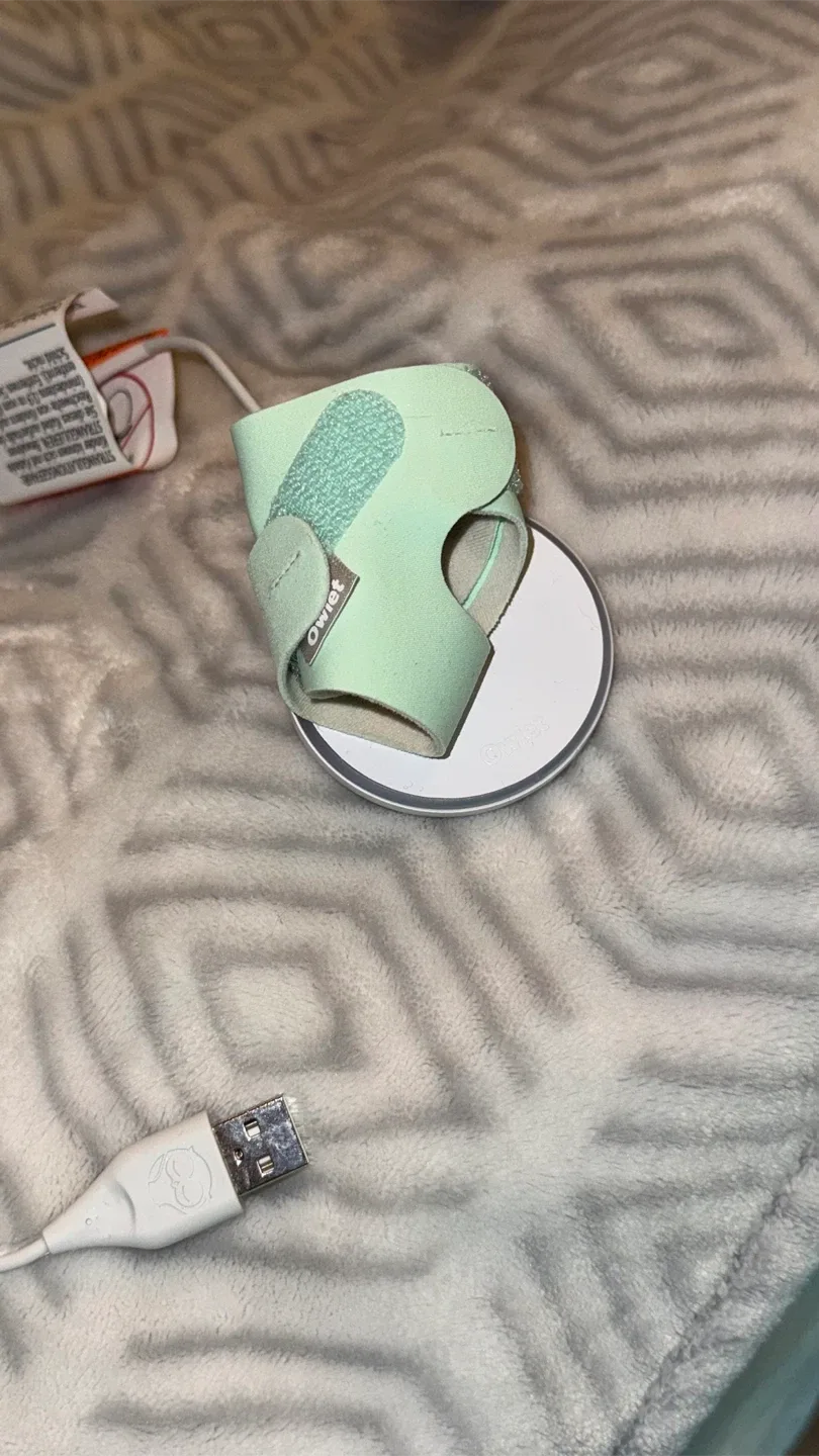 Owlet sock for sale image indicator(2)