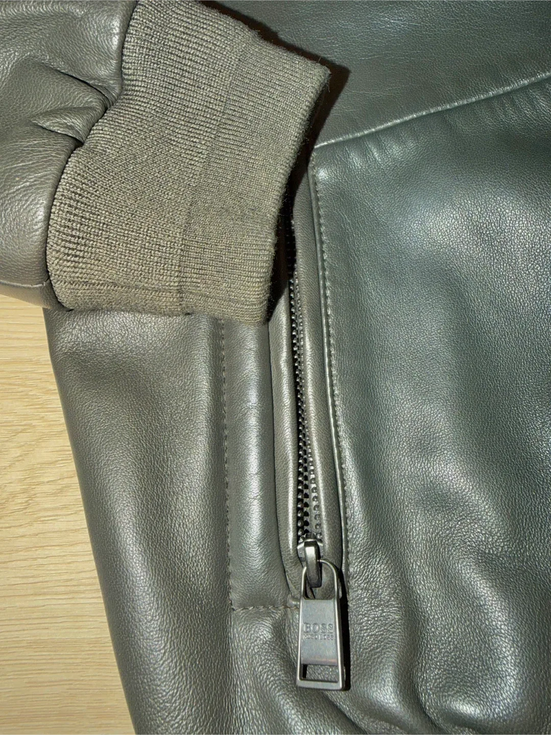 Hugo Boss Leather Bomber Jacket, Size 40R image indicator(4)