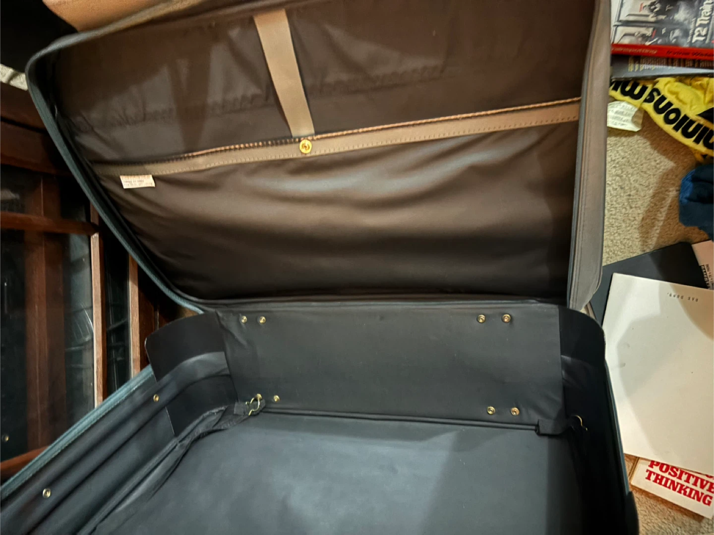 Vintage Suitcase - photo 2