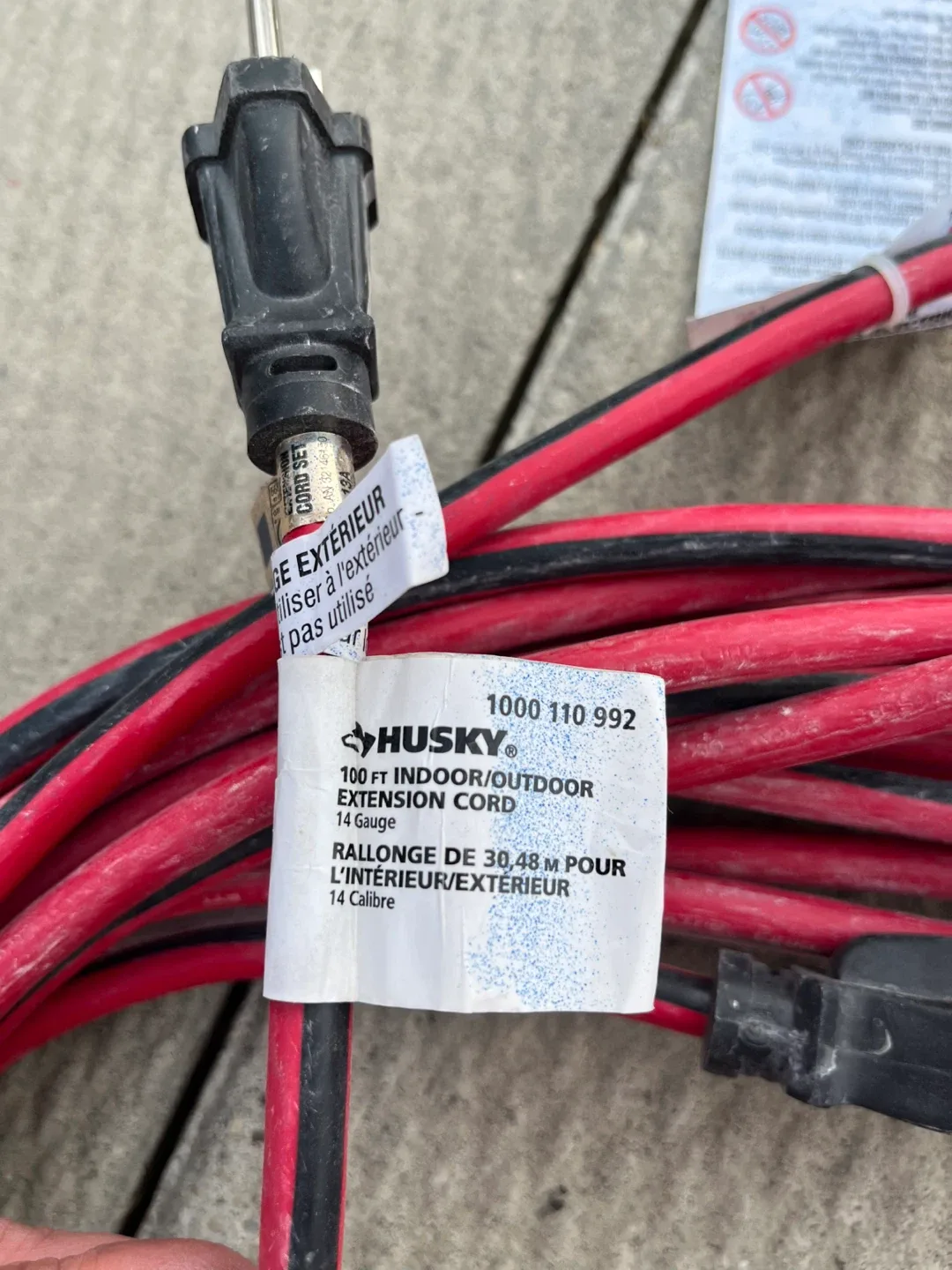 Husky 100 ft Indoor/Outdoor Extension Cord🧡 image indicator(3)