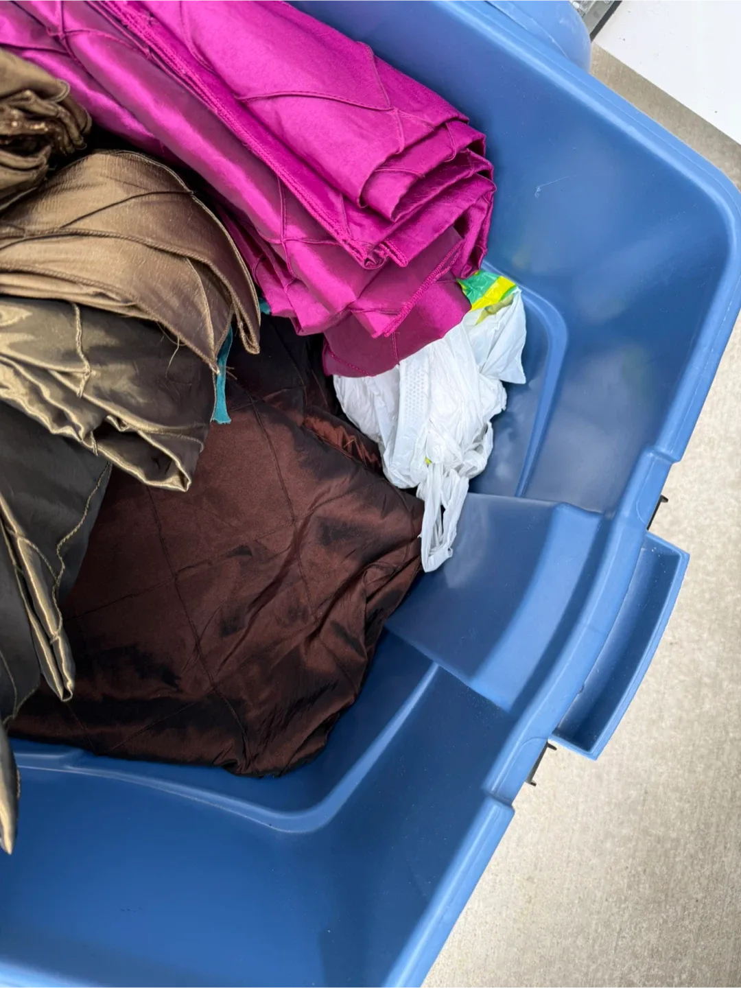 Assorted Tablecloths - Bronze golden & Pink image indicator(2)