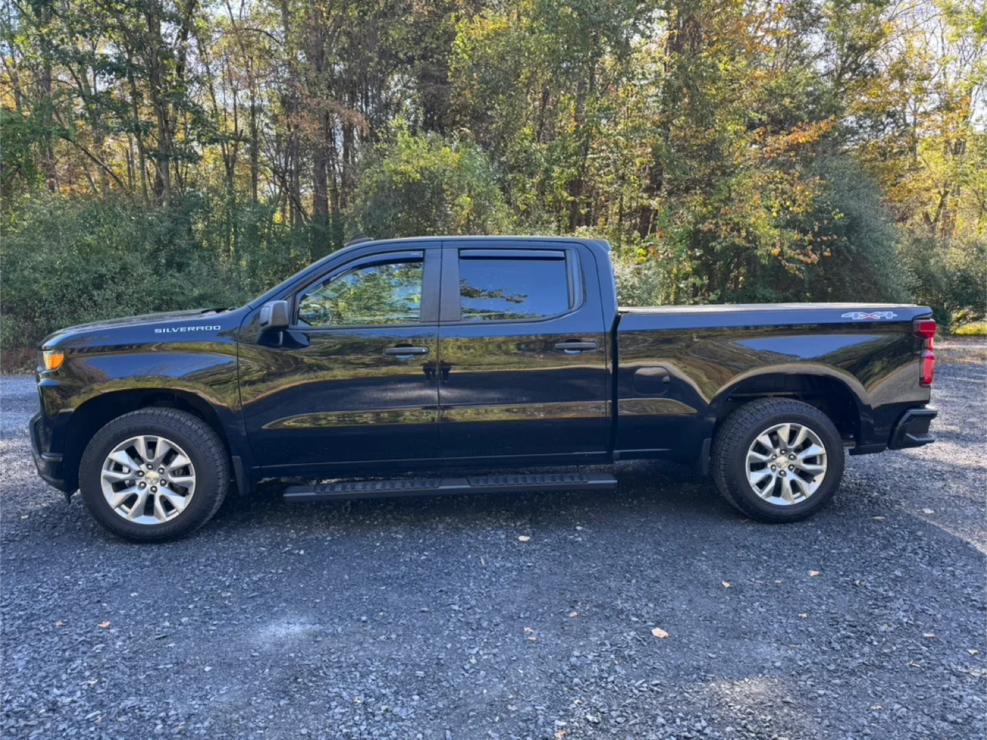 20 Chevrolet Silverado Custom image indicator(2)