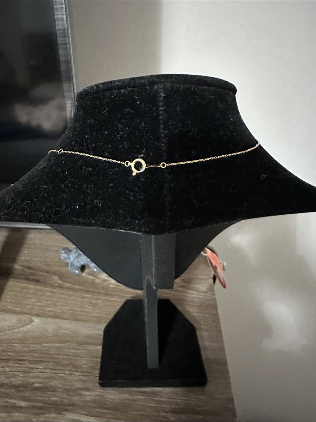 Brand New 18k gold Three Heart Drop Necklace - photo 5
