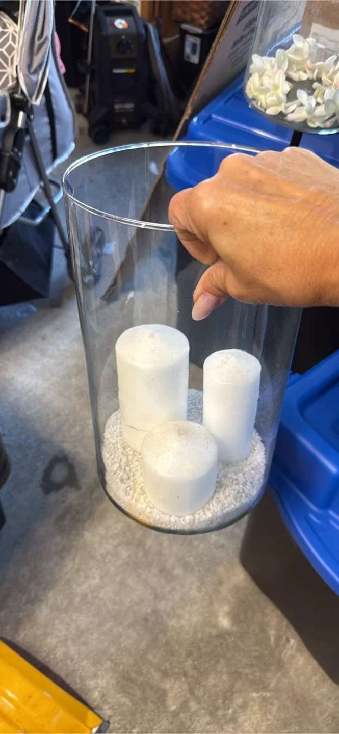 Candle Holder with Glass Vase image indicator(3)