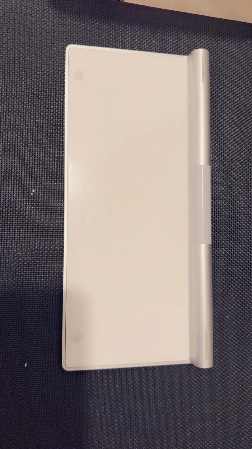 Apple Magic Keyboard - Silver image indicator(2)