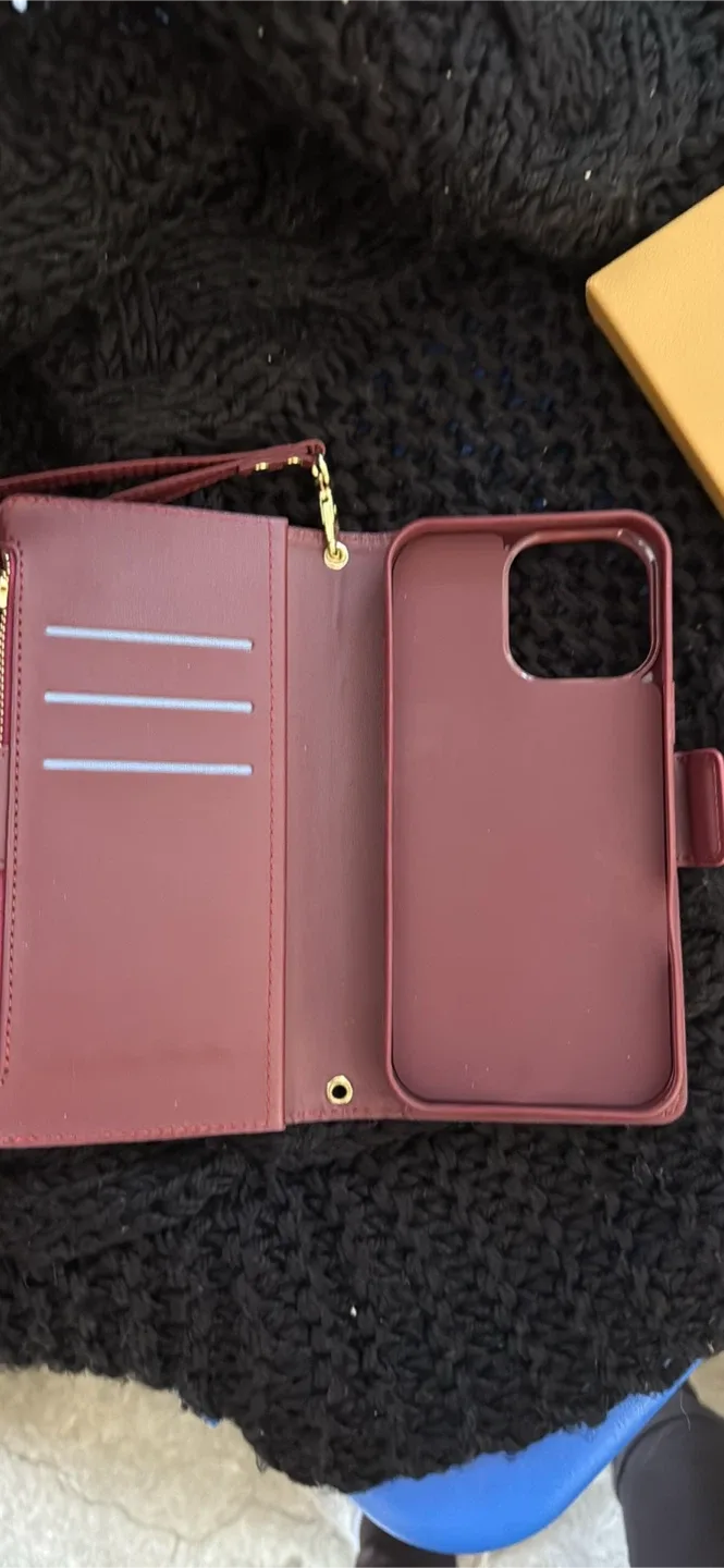 Burgundy EVO Wallet Case image indicator(4)