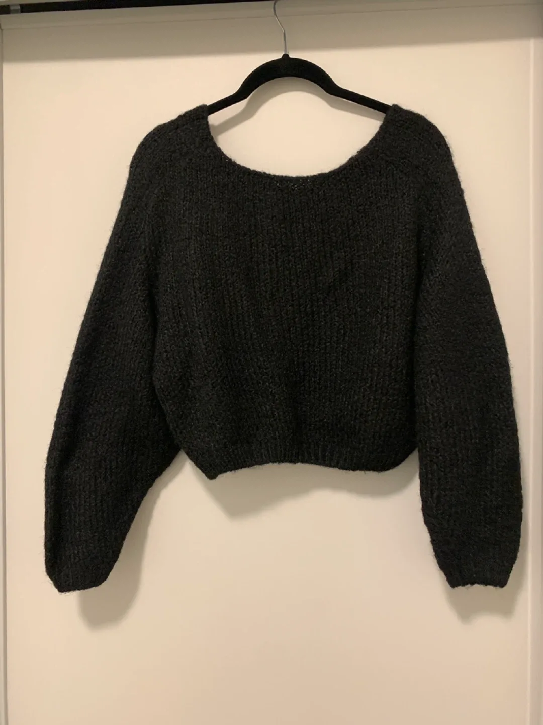 Black Knit Cropped Sweater size M thumbnail
