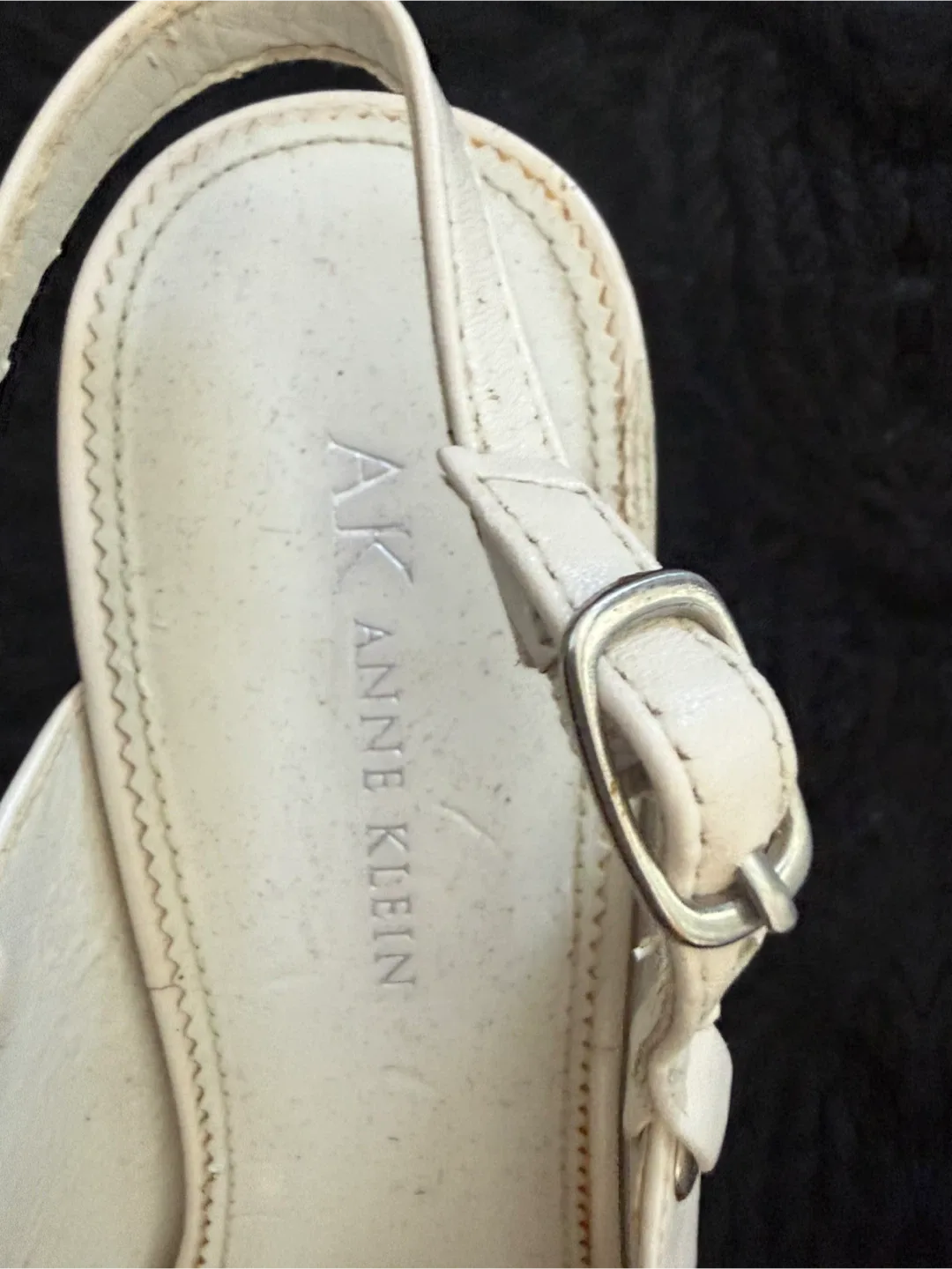 Anne Klein White Heels - Size 7 image indicator(2)