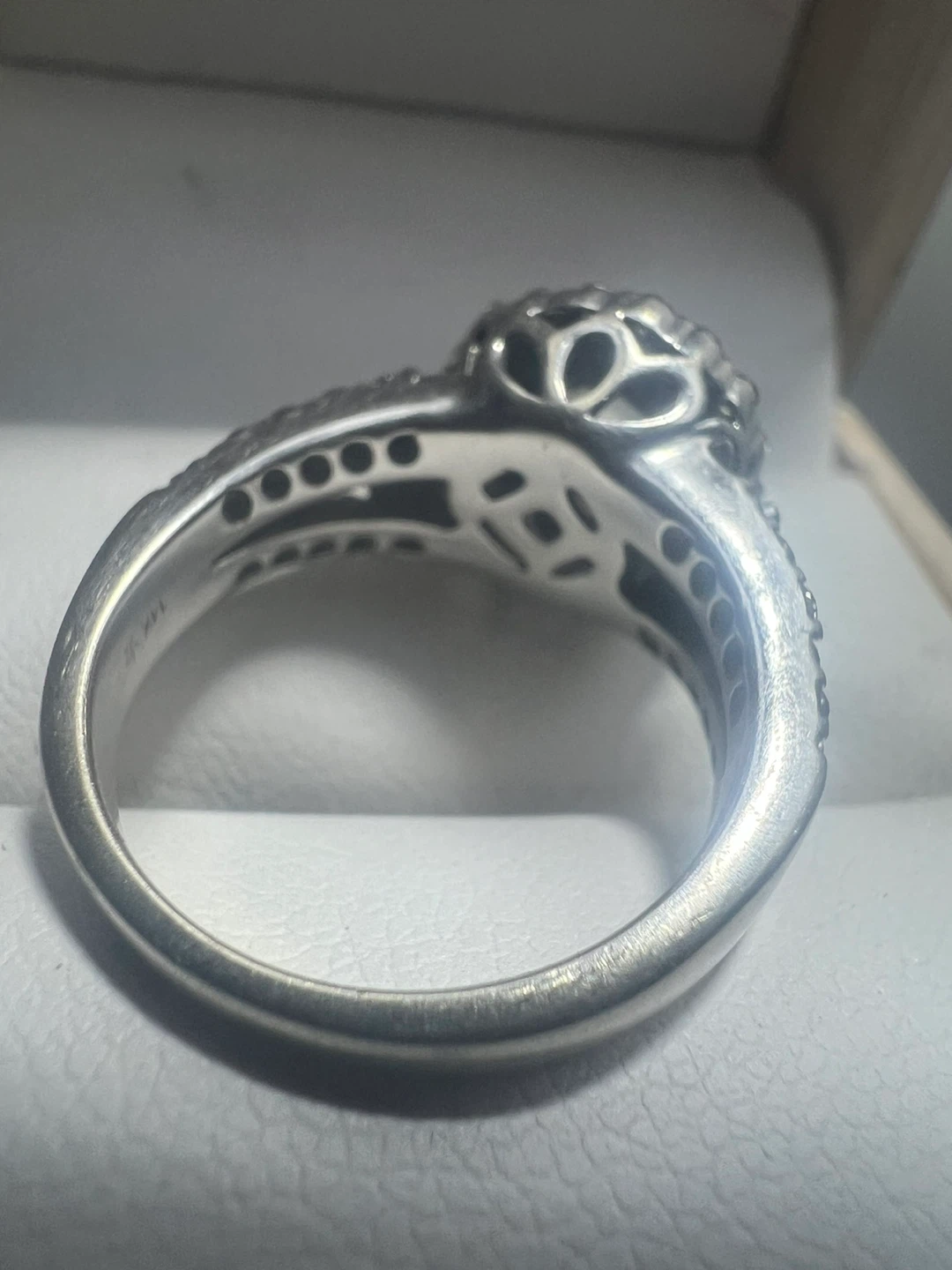 14 k Diamond  ring with an appraisal - photo 5
