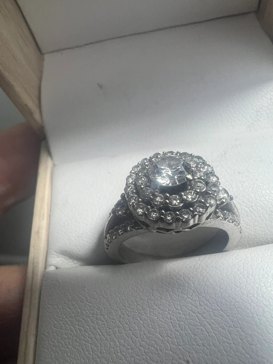 14 k Diamond  ring with an appraisal - photo 3