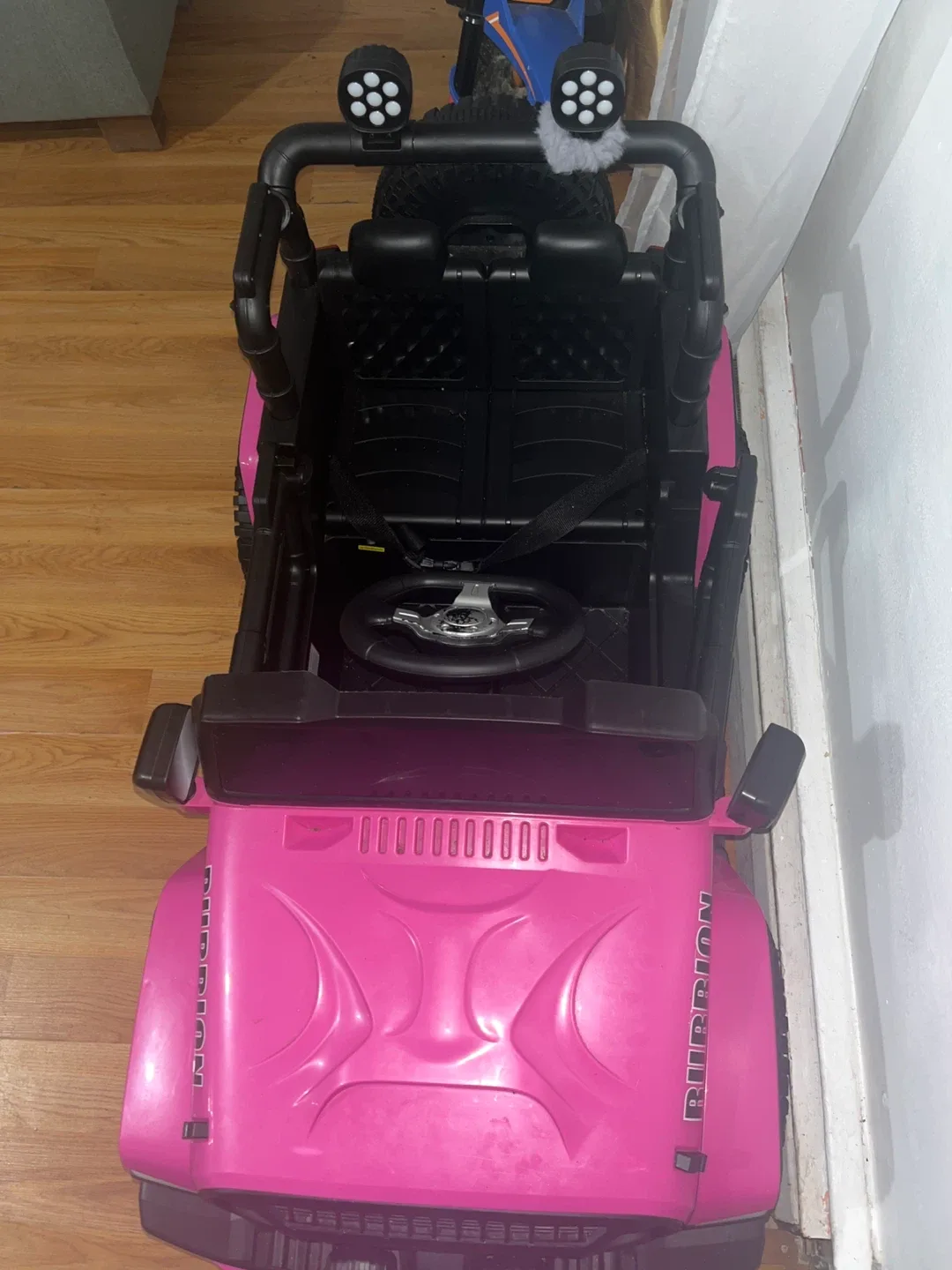 Rubbion Speed Riders Pink Ride-On Car image indicator(2)