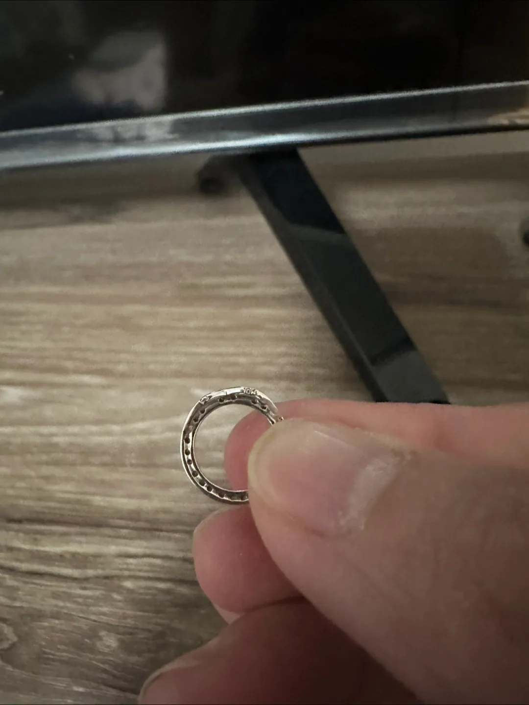 10k white gold Circle Pendant with real diamonds image indicator(3)