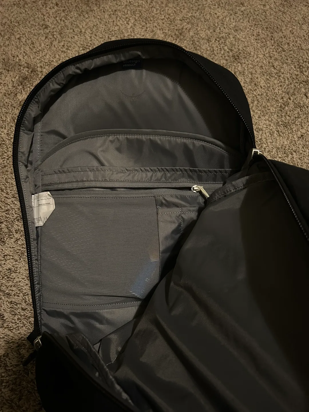 Osprey arcane large day Backpack - Black image indicator(3)