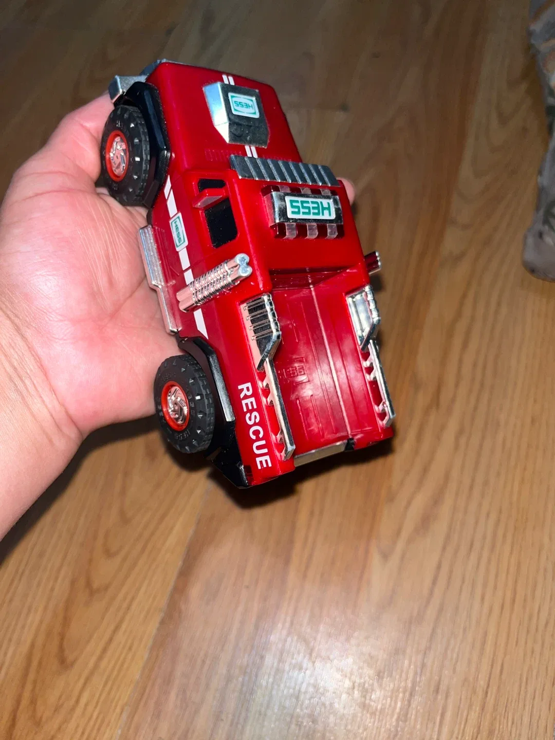 Hess Rescue Truck image indicator(3)