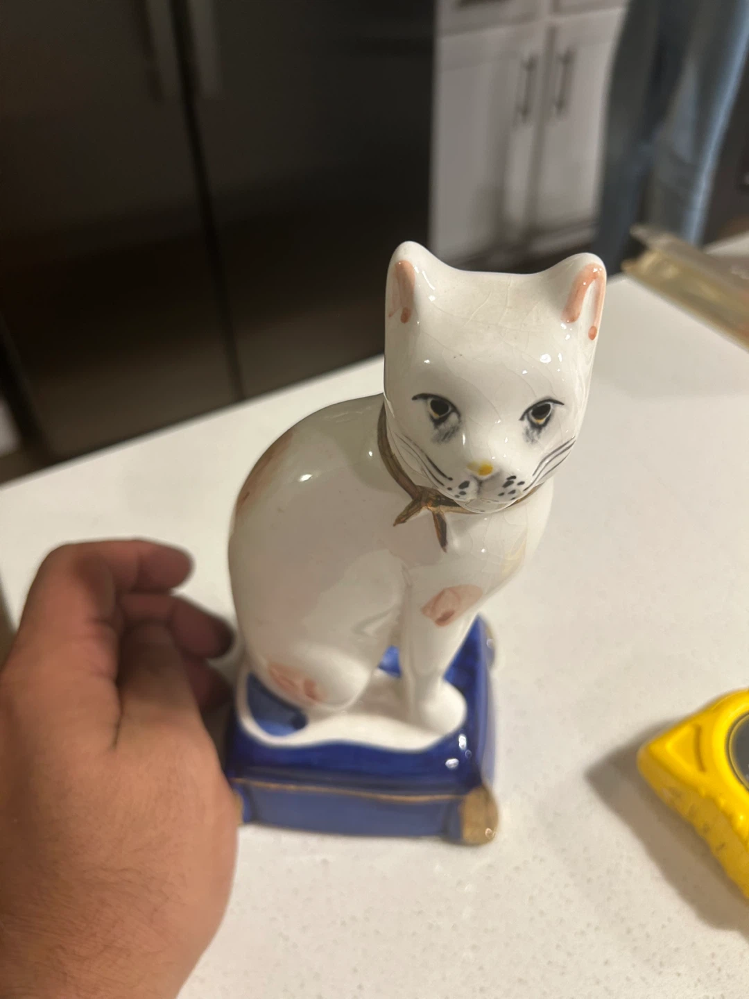 Vintage Staffordshire-style cat figurine - photo 4