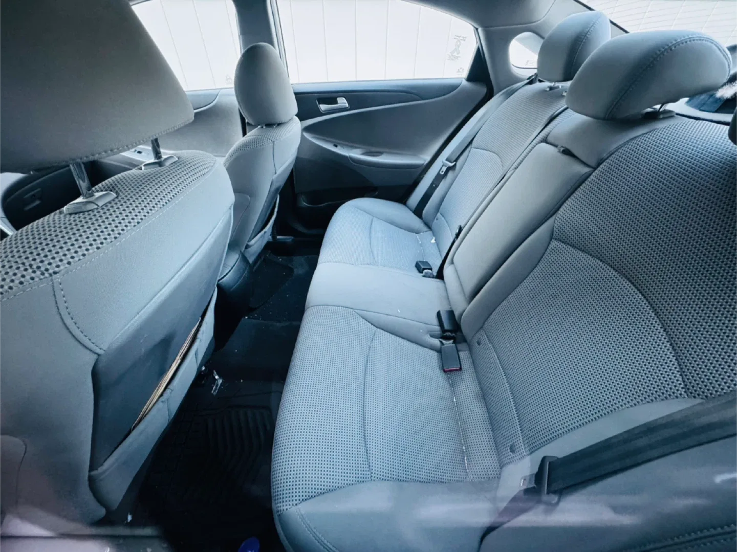 2011 Hyundai Sonata Sedan - Silver image indicator(5)